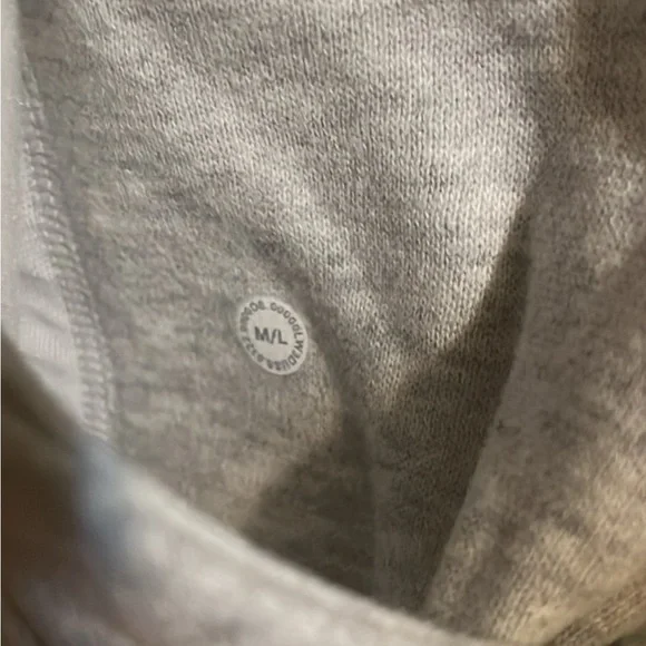 lululemon oversized scuba cropped hoodie - Picture 3 of 4